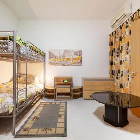 Zbg14- Private Entrance First Floor Maisonette 公寓 *